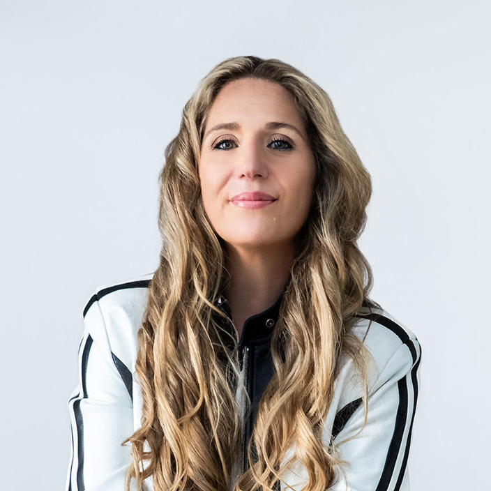 Amy Armstrong Headshot